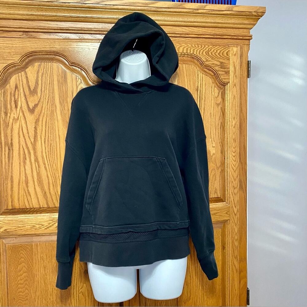 Lululemon Warm Down Hoodie Womens Size 10 Black Workout Mesh Hem Sweatshirt